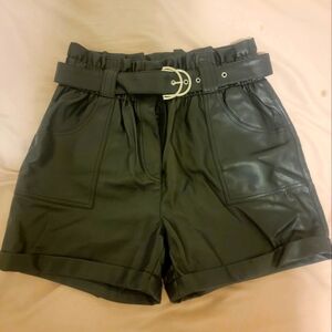 MOHITO leather shorts